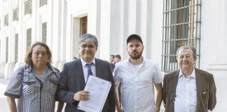 Pacientes y parlamentarios entregan carta a Presidenta Bachelet para disminuir valor de medicamentos