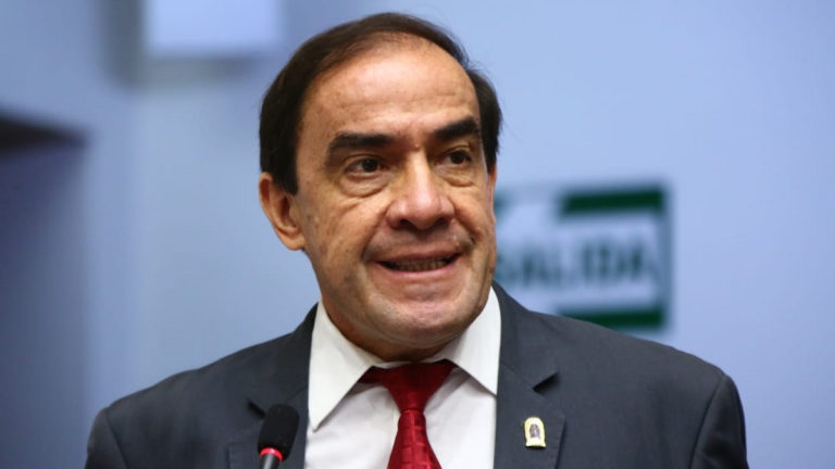 Candidato Presidencial de Perú exige al gobierno peruano que apoye liberar en la OMC patentes para facilitar el acceso a vacunas para el Covid-19