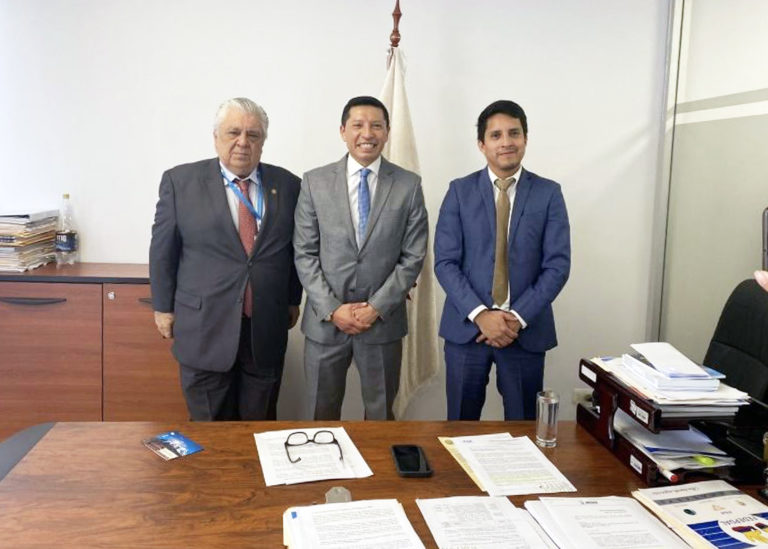 Asesor de INNOVARTE ONG en Ecuador, se reúne con Asesor Jurídico de Asambleísta que preside la Comisión del Derecho a la Salud para exponer los beneficios de la iniciativa C-Tap.