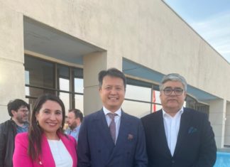 Director General de la OMPI Daren Tang, se reune con Director de INNOVARTE ONG. Director de INNOVARTE ONG se reune con Director General de la OMPI, Daren Tang.