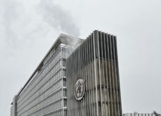 Los países que negocian un tratado para responder a futuras pandemias no logran llegar a acuerdo en aspectos esenciales sobre cómo garantizar la equidad y seguridad