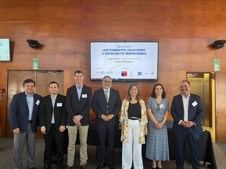 Concluye Seminario sobre Licenciamiento Voluntario y Socialmente Responsable